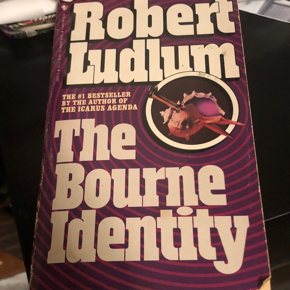 Robert Ludlum The Bourne Identity Paperback - Purple Cover